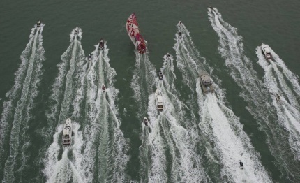 vor camper has spectacular welcome to city of sails