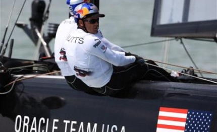 oracle team usa spithillwins day on grand canal
