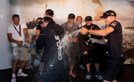 oracle team usa spithill vince le ac world series