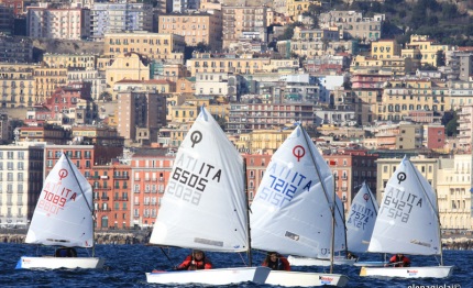 optimist primo giorno napoli per il trofeo kinder