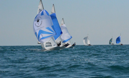 marina di carrara fine giugno il campionato nazionale flying dutchman