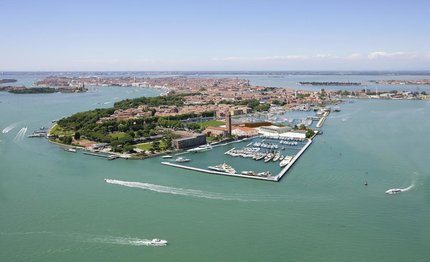 inaugura stasera marina santelena nuovo porto turistico nel cuore di venezia