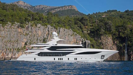 benetti annuncia la vendita del superyacht custom fb703