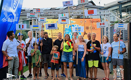 windsurf mondiali classe kona torbole con 13 nazioni presenti