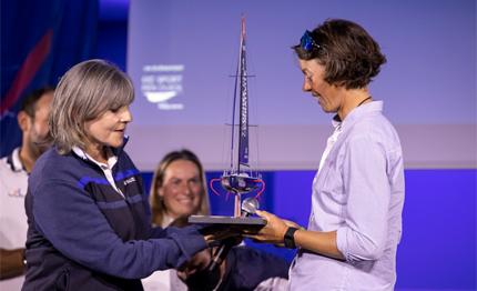 solitaire du figaro francesca clapcich premiata con il trofeo suzuki per la combattivit 224