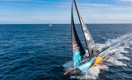 the ocean race lotta serrata tra malizia holcim prb