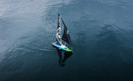 the ocean race gli equipaggi lottano in condizioni di vento leggero variabile