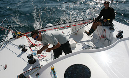 fastnet soldini non ce la fa vince tanguy de lamotte