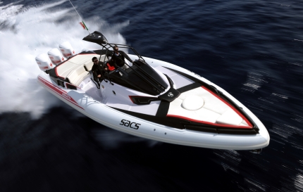 abarth corre sull acqua con il primo powershore