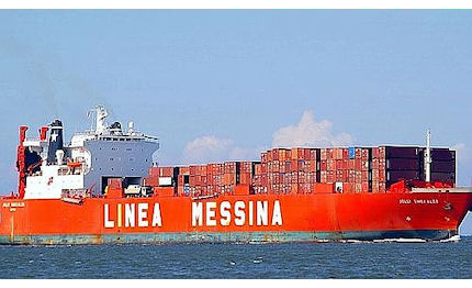 pirati colpi di bazooka contro navi italiane