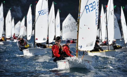 sul garda gli optimist danno spettacolo