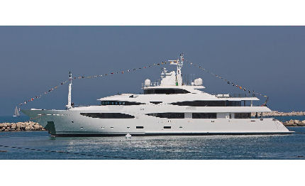 cnr vara un nuovo superyacht da 60 metri