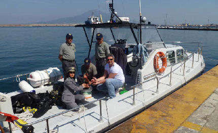 pescavano datteri distruggendo fondali arrestati