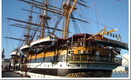 livorno salpa amerigo vespucci con gli allievi dell accademia navale