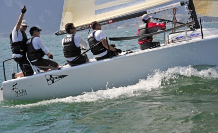 volvo cup melges 24 in testa alberto bolzan su hurricane