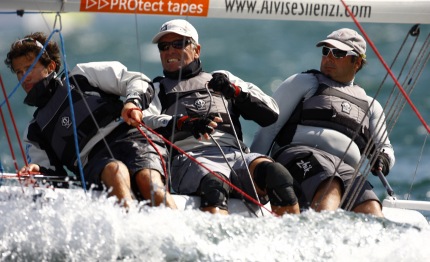spettacolare inizio del mondiale laser sb3 torbole