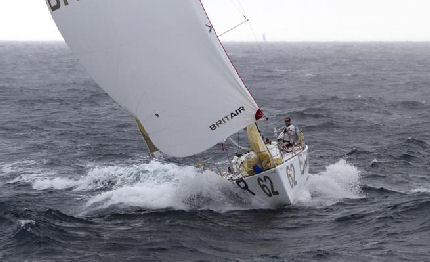 solitaire du figaro in testa il solito armel le cleac