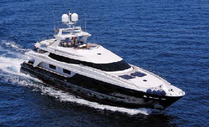 maxi yacht la guardia di finanza non molla la presa