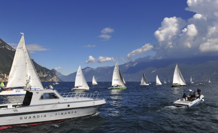 un garda accessibile grazie alla vela