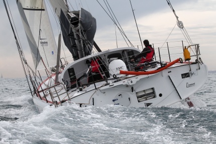 barcelona world race virbac paprec ancora in testa