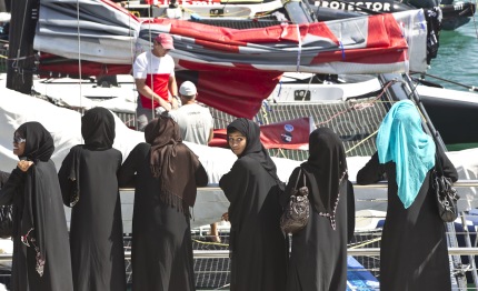 oman il chador scopre la vela