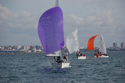 j24 jebedee campione inverno taranto