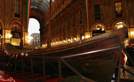 italia 150 il leone di caprera esposto milano