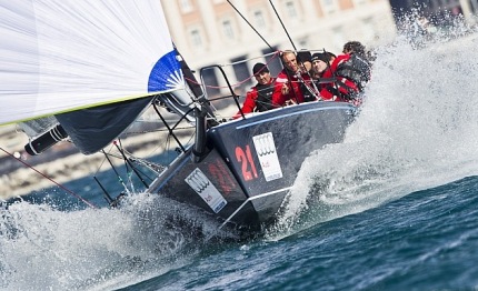 napoli melges 32 mascalzone profeta in patria