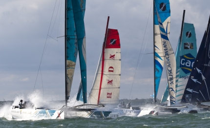 extreme 40 luna rossa ruggisce nel vento di cowes