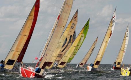 notte agitata per la solitaire du figaro
