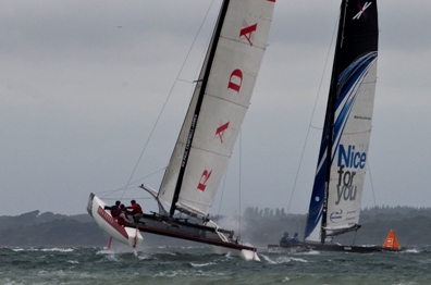 cowes extreme 40 luna rossa risale al secondo posto