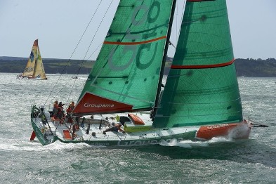 fastnet tra volvo open 70 groupama in testa