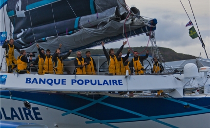 fastnet vittoria con record per banque populaire