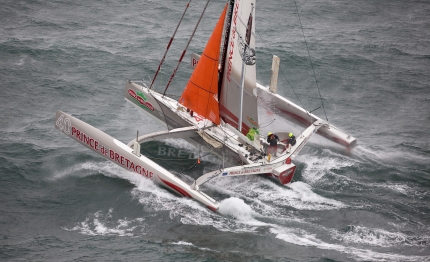transat jacques vabre altri ritiri nella notte