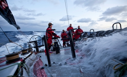 volvo ocean race ovest comincia pagare