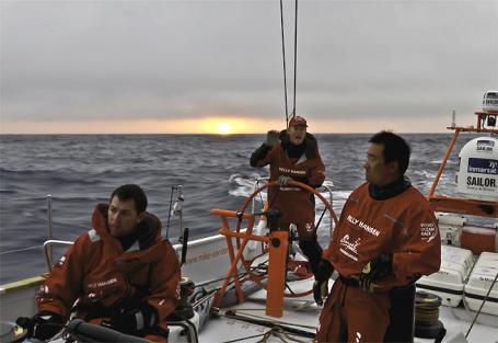 vor team sanya evita il ciclone tropicale