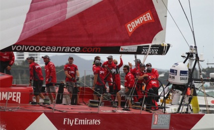 vor camper vince la in port di auckland