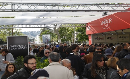 ac napoli record di presenze al public event village