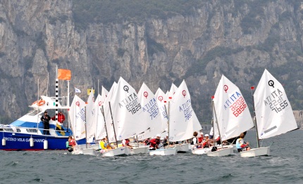 giovanissimi dell optimist in regata al trofeo danesi