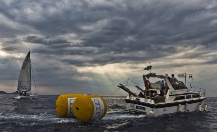melges 32 portoferraio la bonaccia lascia tutti terra