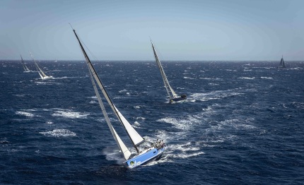 giraglia sono in corso gli arrivi della regata