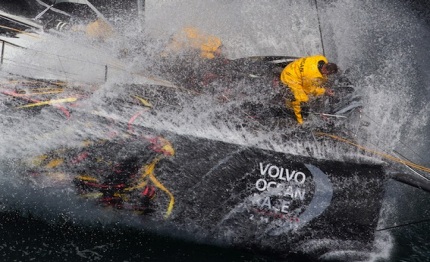 volvo ocean race si lotta fino alla fine