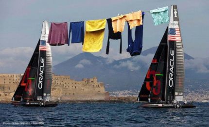 america cup napoli panni sporchi si lavano al sole