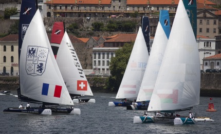 collisions close calls and thousands of spectators on spectacular day in porto