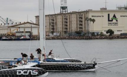 hydroptere dcns pronto al record da los angeles honolulu