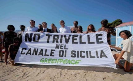 greenpeace contro le trivellazioni nel canale di sicilia