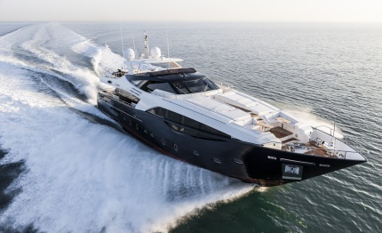 salone di cannes ferretti debutta con nuovi modelli custom line