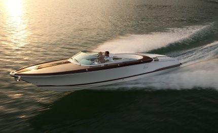 ferretti presenta singapore acquariva by gucci