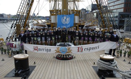 genova amerigo vespucci apre il salone nautico