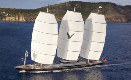 salone nautico sfilano domani la vespucci maltese falcon